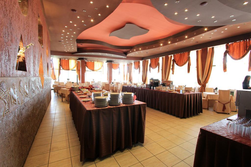 Bona Vita Hotell Golden Sands Exteriör bild