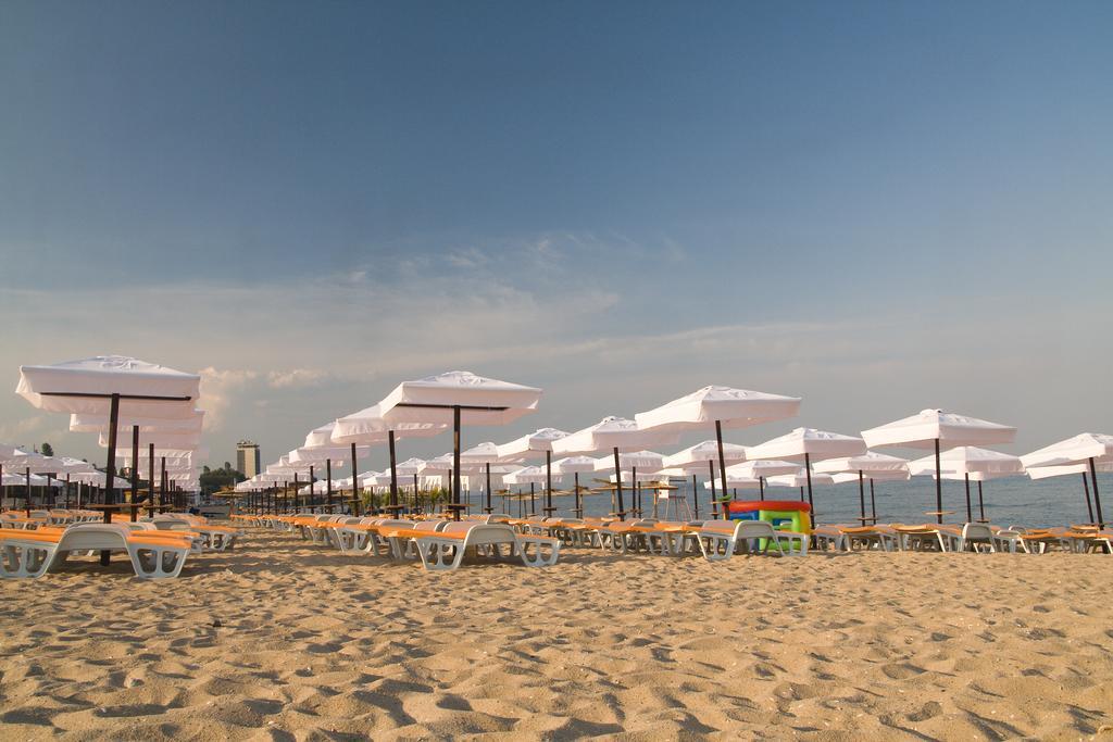 Bona Vita Hotell Golden Sands Exteriör bild