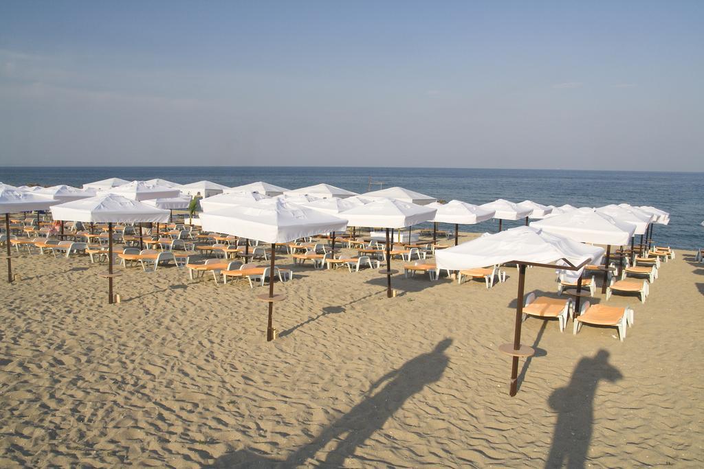 Bona Vita Hotell Golden Sands Exteriör bild