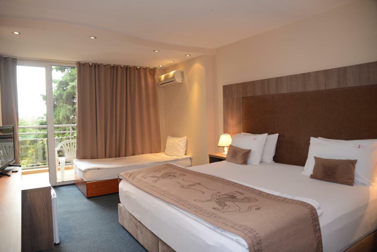 Bona Vita Hotell Golden Sands Exteriör bild
