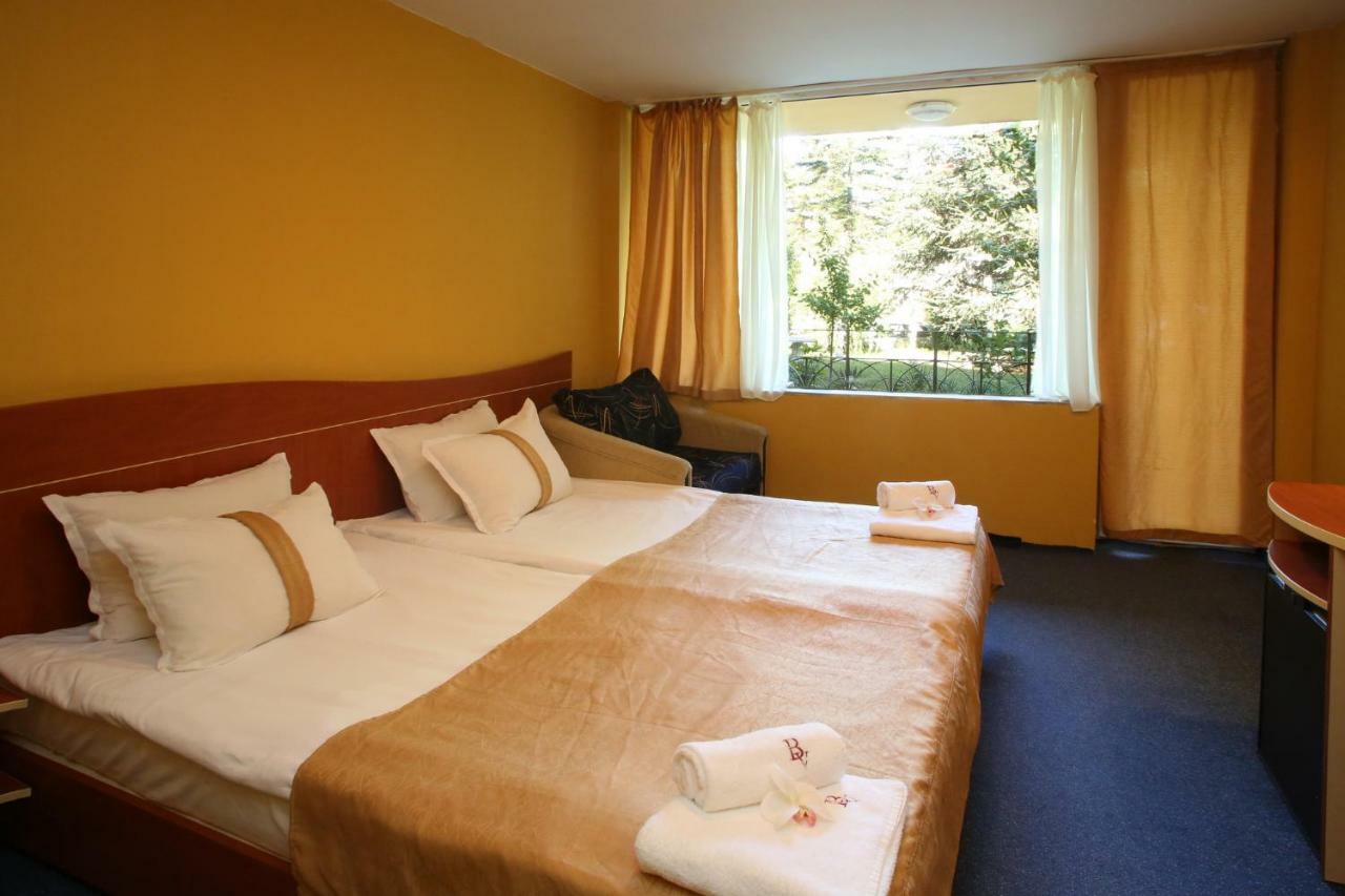 Bona Vita Hotell Golden Sands Exteriör bild